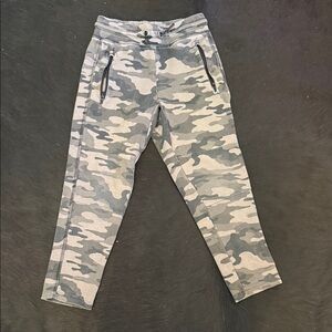GAP FIT Kids Camo Sweatpants - Gray, Green and black